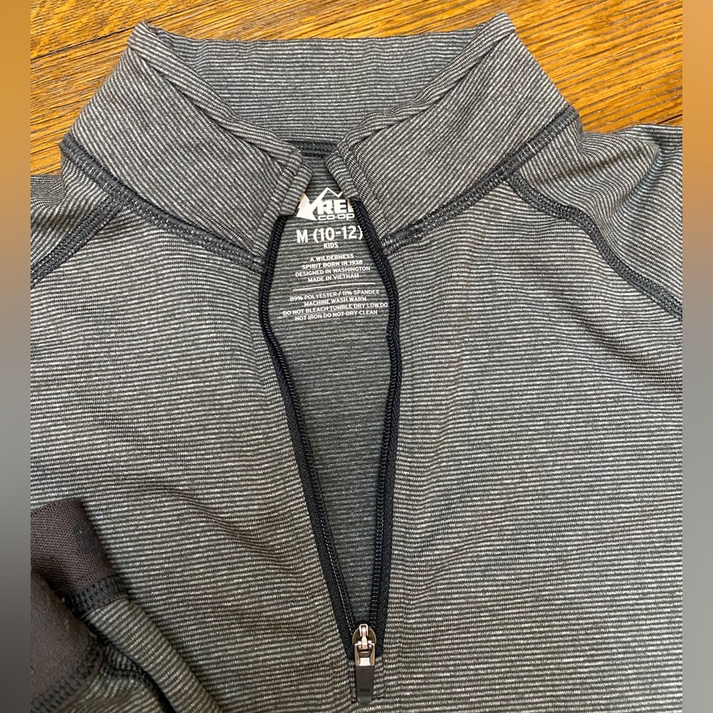 REI CO-OP Base layer set undergarment ski kids 10-12 med Excellent Condition! - Picture 2 of 4